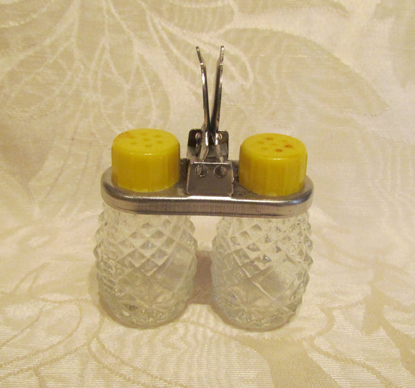 Depression Glass Salt & Pepper Shaker Set 1940s Diner Style Pair Of Shakers