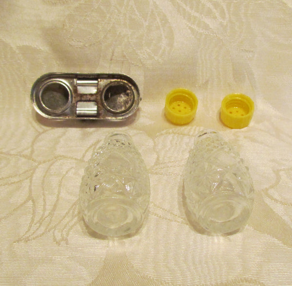 Depression Glass Salt & Pepper Shaker Set 1940s Diner Style Pair Of Shakers