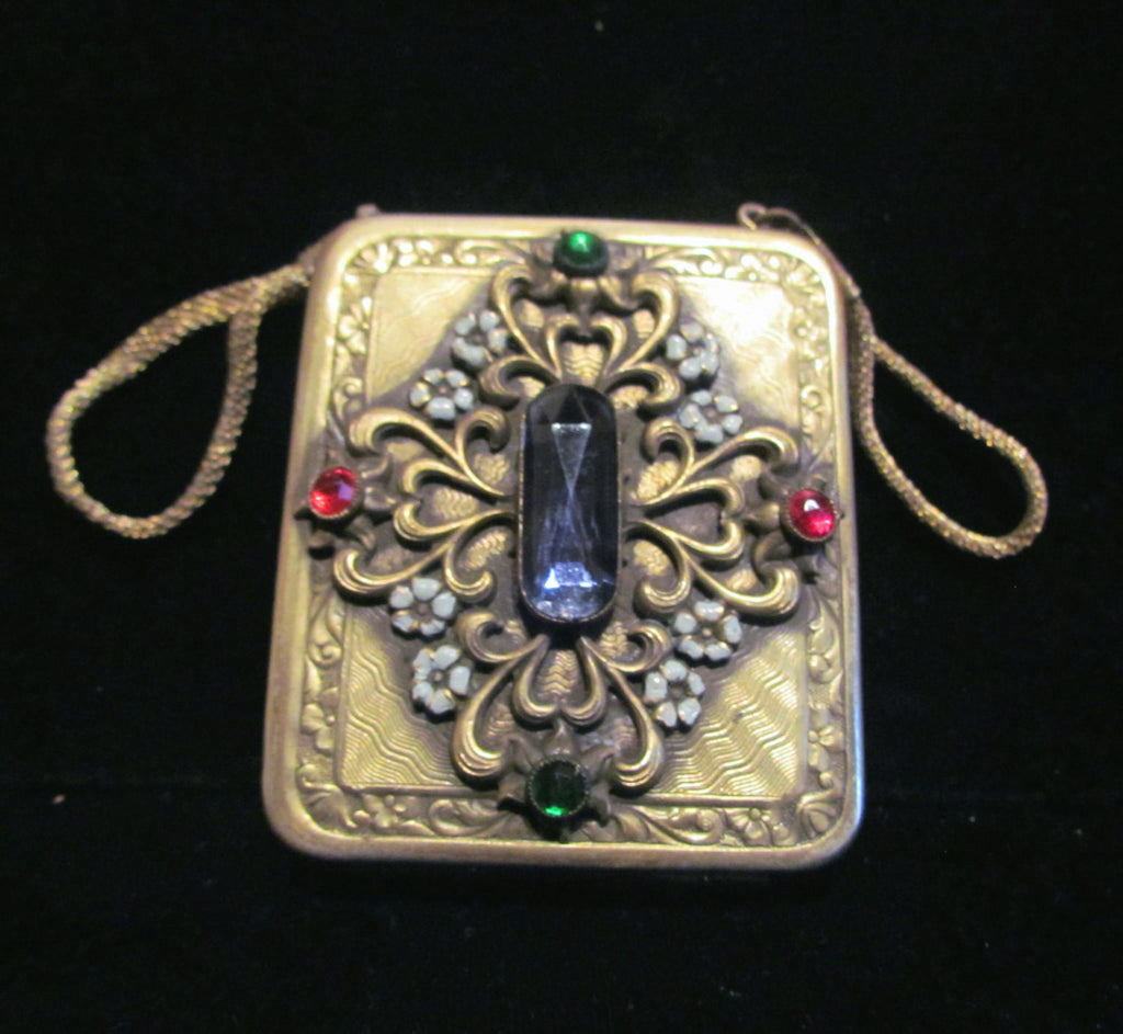 Antique beaded victorian kiss lock handbag purse | Beaded purses, Beaded  chain, Beaded evening bags
